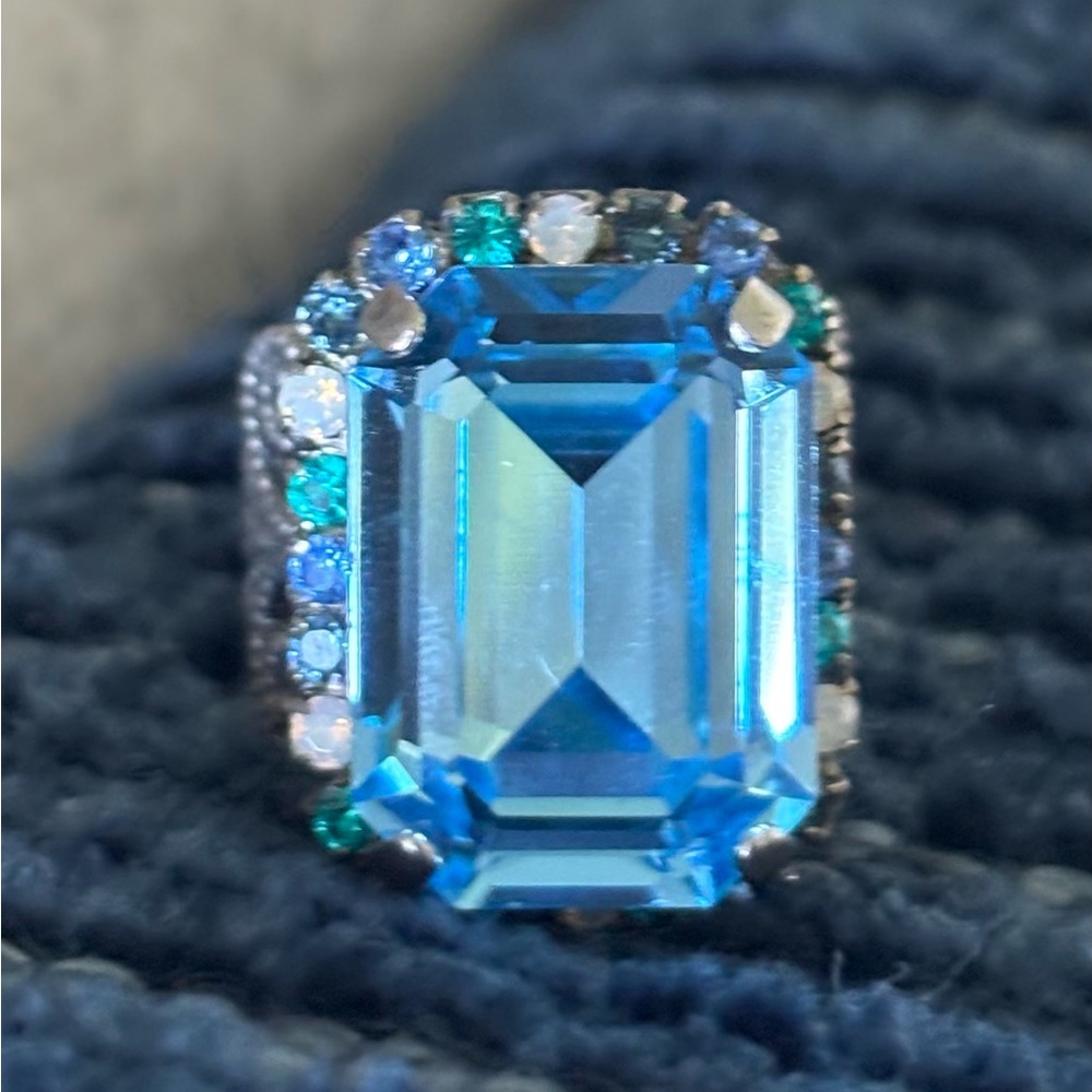 New Sorrelli Swarovski Blue Crystal Signed adjustable ring Silver
